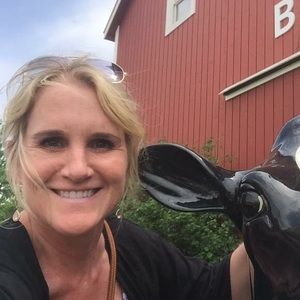 Meet your Posher, Becky